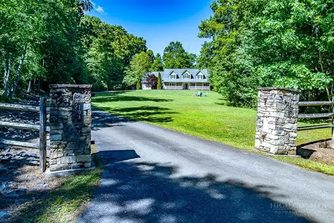 108 Brookside Dr, West Jefferson, NC 28694