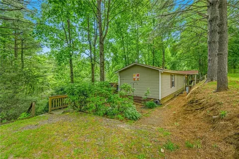 351 Laurelwood Ln, Boone, NC 28607