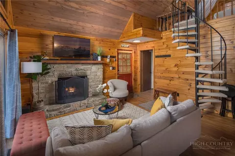 Living - 174 Horse Shoe Ridge Rd, Deep Gap, NC 28618 photo 2 of 5