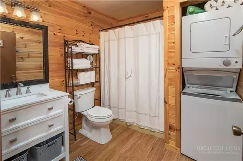 Bath - 174 Horse Shoe Ridge Rd, Deep Gap, NC 28618 photo 1 of 1