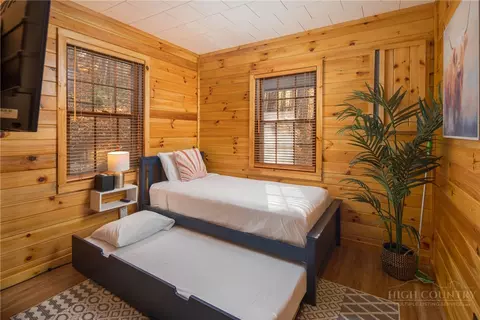 Bedroom - 174 Horse Shoe Ridge Rd, Deep Gap, NC 28618 photo 4 of 7