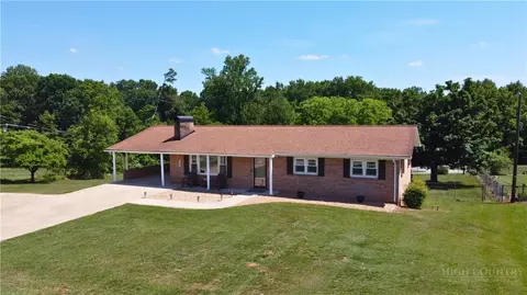 1458 Cartpath Rd, North Wilkesboro, NC 28659