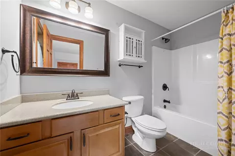 Bath - 128 E Pinecrest Ct, Boone, NC 28607 photo 5 of 7