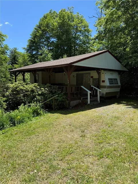 154 Pine Valley Rd, Newland, NC 28657