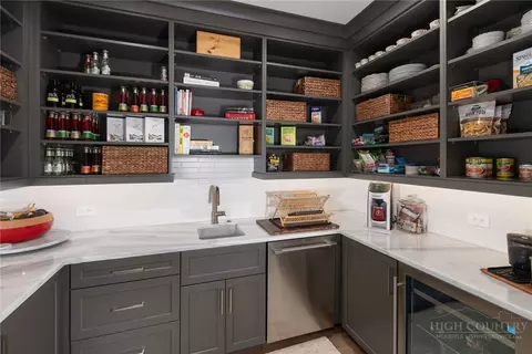 Kitchen - 597 Blazing Star Trl, Boone, NC 28607 photo 4 of 4