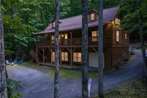 113 Poplar Dr, Beech Mountain, NC 28604