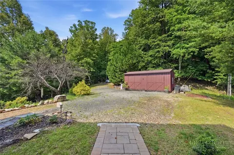 Exterior - 605 Valley View Dr, Purlear, NC 28665 photo 11 of 16