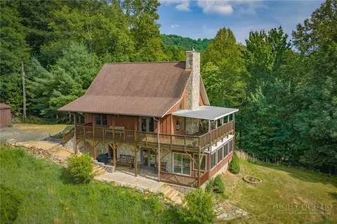 Exterior - 605 Valley View Dr, Purlear, NC 28665 photo 5 of 16