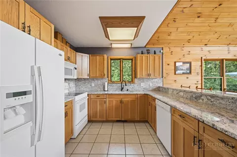Kitchen - 605 Valley View Dr, Purlear, NC 28665 photo 2 of 3