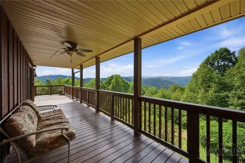 Exterior - 605 Valley View Dr, Purlear, NC 28665 photo 4 of 16