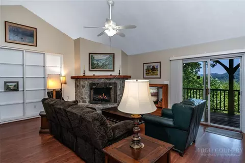 Living - 100 Ravens Vw, Boone, NC 28607 photo 2 of 6