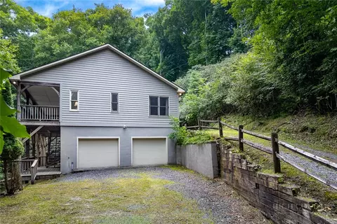 Exterior - 100 Ravens Vw, Boone, NC 28607 photo 2 of 10