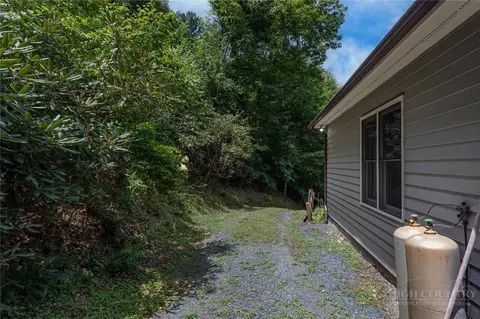 Exterior - 100 Ravens Vw, Boone, NC 28607 photo 6 of 10
