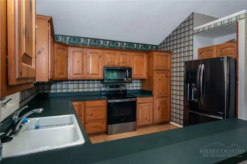 Kitchen - 100 Ravens Vw, Boone, NC 28607 photo 1 of 2