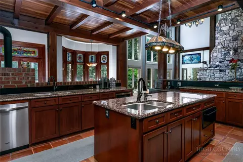 Kitchen - 5712 Summit Rd, Purlear, NC 28665 photo 2 of 2