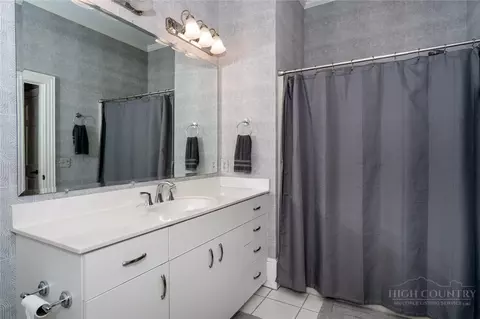 Bath - 5712 Summit Rd, Purlear, NC 28665 photo 7 of 7