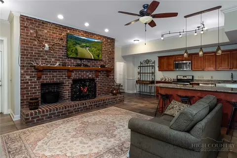 Living - 5712 Summit Rd, Purlear, NC 28665 photo 10 of 10