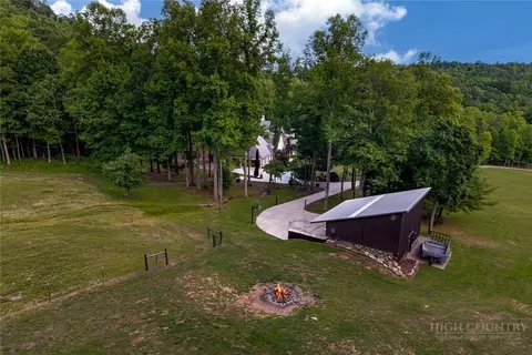 Exterior - 5712 Summit Rd, Purlear, NC 28665 photo 10 of 12