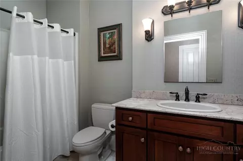 Bath - 5712 Summit Rd, Purlear, NC 28665 photo 6 of 7