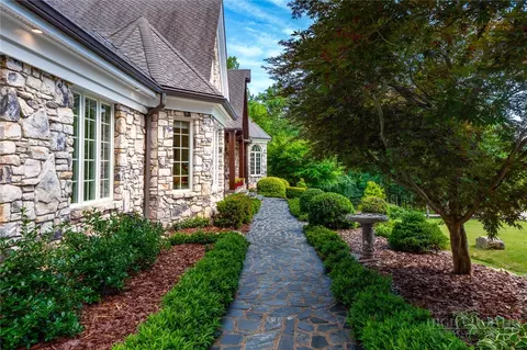 Exterior - 5712 Summit Rd, Purlear, NC 28665 photo 4 of 12