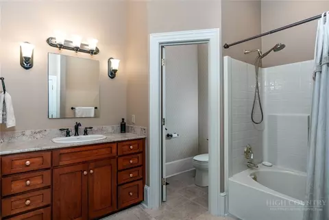 Bath - 5712 Summit Rd, Purlear, NC 28665 photo 5 of 7