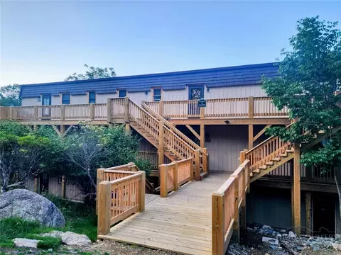 101 Lower Holiday Ln #B-305, Beech Mountain, NC 28604