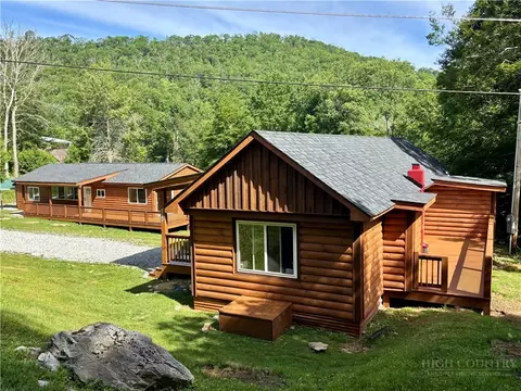 4943 4965 Hickory Nut Gap Rd, Banner Elk, NC 28604