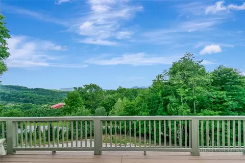 90 Rabbit Hill Ln, Newland, NC 28657