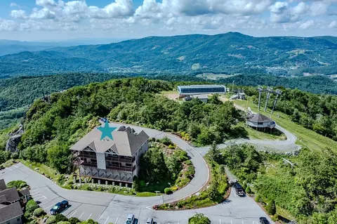 299 Trails End Ext #C 37, Sugar Mountain, NC 28604