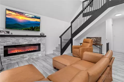 Living - 229 Greenbriar Rd, Beech Mountain, NC 28604 photo 2 of 3