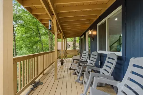 Exterior - 229 Greenbriar Rd, Beech Mountain, NC 28604 photo 5 of 10