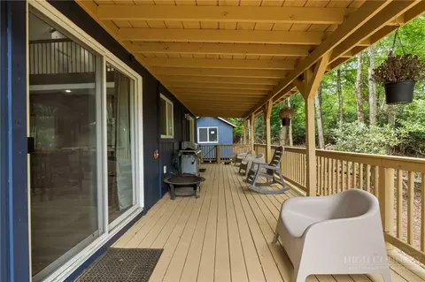 Exterior - 229 Greenbriar Rd, Beech Mountain, NC 28604 photo 6 of 10