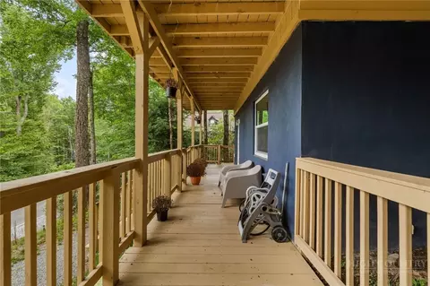 Exterior - 229 Greenbriar Rd, Beech Mountain, NC 28604 photo 9 of 10