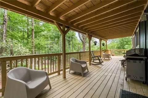 Exterior - 229 Greenbriar Rd, Beech Mountain, NC 28604 photo 7 of 10