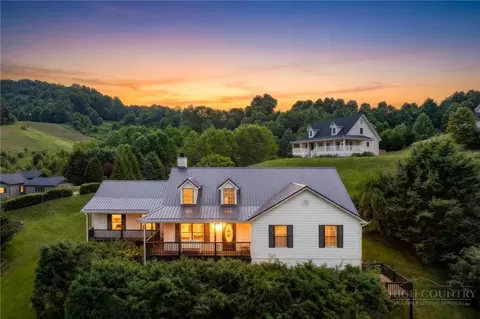 353 Woodbriar Dr, Sugar Grove, NC 28679