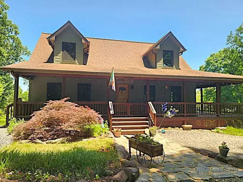 1400 Rustic Rd, West Jefferson, NC 28694