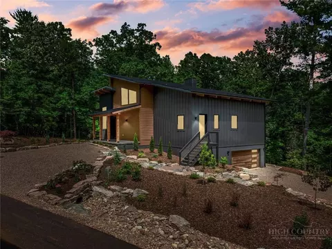 1180 W Lake Rd, Marion, NC 28752