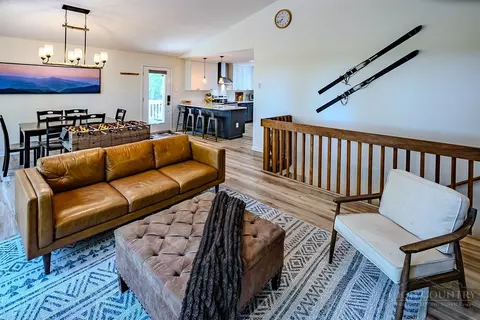 128 Wild Daisy Ln, Beech Mountain, NC 28604