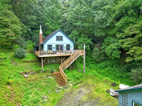 9440 Blackberry Rd, Lenoir, NC 28645