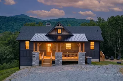 208 Banner Glade Trl, Banner Elk, NC 28604