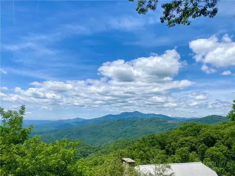 322 Dogwood Ln, Blowing Rock, NC 28605