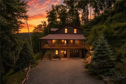 211 Wades Ln, Vilas, NC 28692