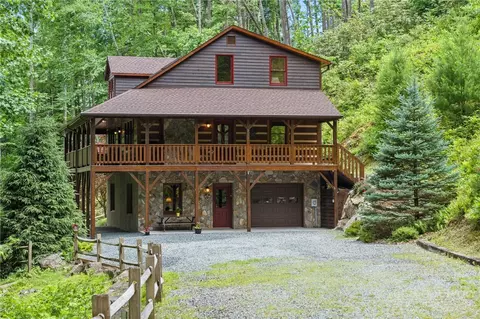 211 Wades Ln, Vilas, NC 28692