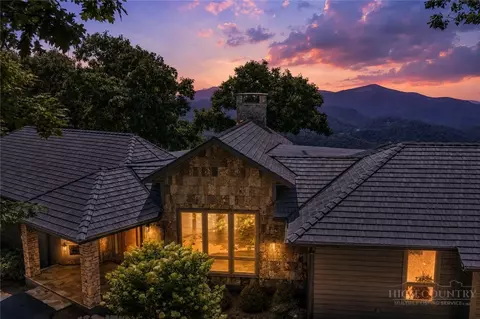 1122 Summit Park Dr, Banner Elk, NC 28604