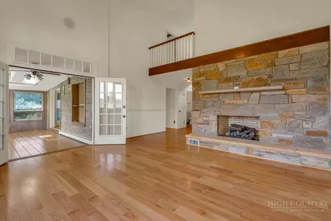 Living - 787 Hillcrest Cir, Boone, NC 28607 photo 2 of 3