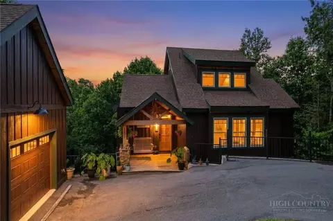 882 Sunset Dr, Blowing Rock, NC 28605