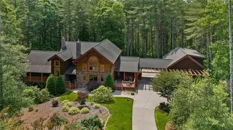 5626 Rocky Falls Ln, Lenoir, NC 28645