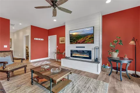 Living - 364 Skyview St, Deep Gap, NC 28618 photo 7 of 7