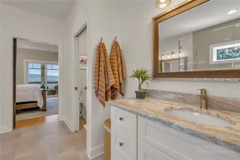 Bath - 364 Skyview St, Deep Gap, NC 28618 photo 2 of 5