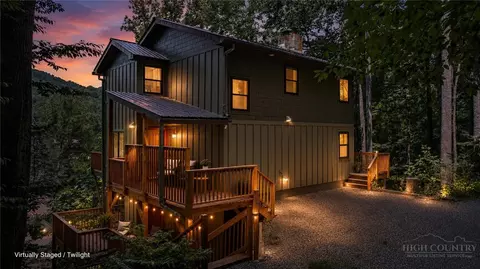 549 Clubhouse Dr, Banner Elk, NC 28604